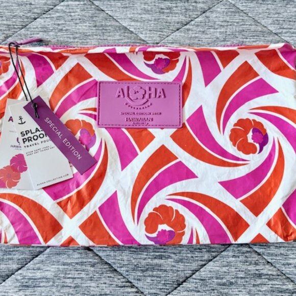 ALOHA Collection X Hawaiian Airlines 1970's Vintage Swirl Mid Pouch -- NWT! - Picture 1 of 2